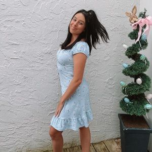 Mid length form fitted summer dress size small